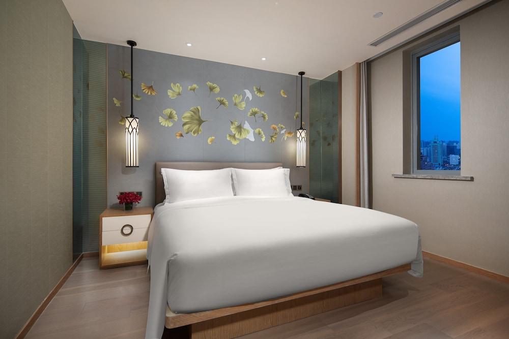 Majesty Plaza Hotel