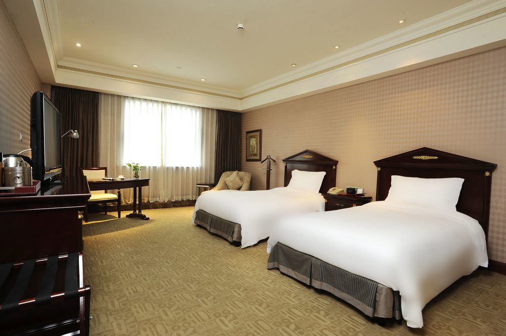 Majesty Plaza Hotel 5*