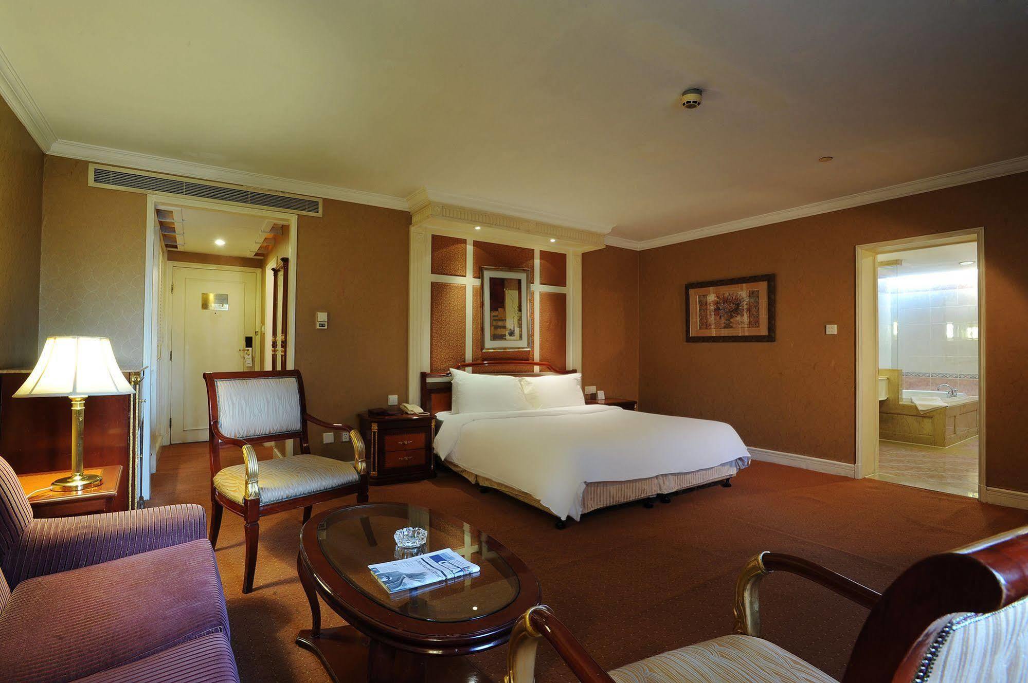 Majesty Plaza Hotel